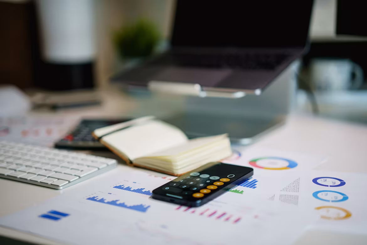 How to Save Your First $1,000 in College (The Realistic Guide for Broke Students)